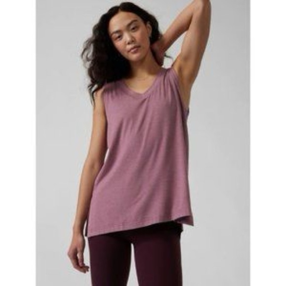 Athleta inspire tank oversized fit size medium. color rose Muave. NWT